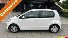 Wit Gebruikt 2017 VW up! Move Hatchback | € 7.450 (Eerlijke prijs)