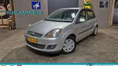Zilver, metallic lak Gebruikt 2006 Ford Fiesta Ghia Hatchback | € 2.950 (Eerlijke prijs)