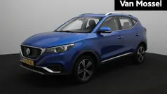 Blauw Gebruikt 2019 MG ZS Luxury Sedan | € 13.995 (Eerlijke prijs)