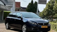 Blauw, metallic lak Gebruikt 2018 Peugeot 308 Stationwagen | € 10.990 (Eerlijke prijs)