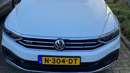 Wit Gebruikt 2021 VW Passat Business Stationwagen | € 19.400 (Goede deal)