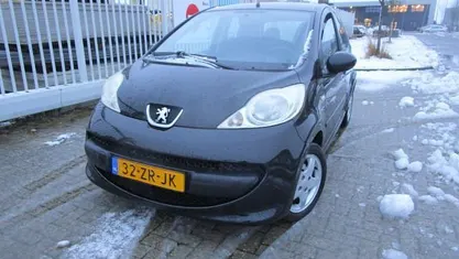 Occasion 2008 Peugeot 107 Hatchback | € 1.950 (Eerlijke prijs)
