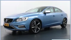 Blauw, metallic lak Gebruikt 2015 Volvo S60 R-Design Sedan | € 16.450 (Eerlijke prijs)