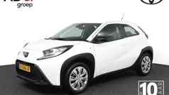 Wit Gebruikt 2022 Toyota Aygo Play Hatchback | € 18.900 (Eerlijke prijs)