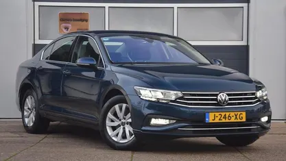 Gebruikt 2020 VW Passat Business Sedan | € 21.900 (Goede deal)
