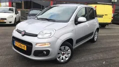 Grijs, metallic lak Gebruikt 2017 Fiat Panda Lounge Hatchback | € 8.999 (Eerlijke prijs)