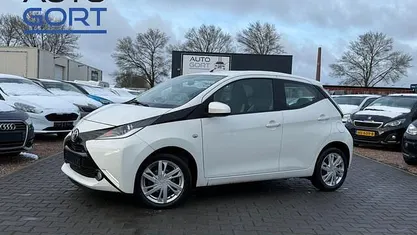 Occasion Toyota Aygo X-play 69 PK (50 kW) 2014 Wit Hatchback