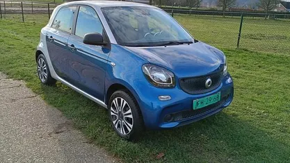 Blauw Gebruikt 2015 Smart ForFour Hatchback | € 4.750 (Goede deal)
