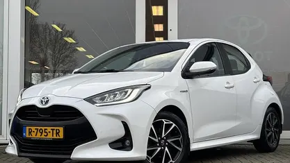 Gebruikt 2021 Toyota Yaris Hybrid Hatchback | € 19.450 (Eerlijke prijs)
