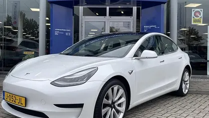 Wit Gebruikt 2020 Tesla Model 3 Standard Range Sedan | € 18.750 (Goede deal)