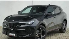 Zwart Nieuw 2025 Alfa Romeo Junior Edizione Speciale SUV | € 37.900 (Eerlijke prijs)