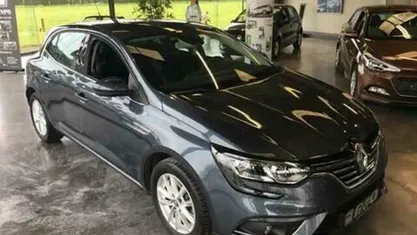 Grijs Gebruikt 2018 Renault Mégane IV Intens Sedan | € 17.990 (Goede deal)