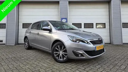 Occasion 2014 Peugeot 308 Hatchback | € 6.899 (Eerlijke prijs)