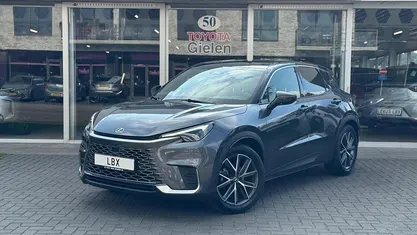 Occasion Lexus LBX 136 PK (100 kW) 2024 Grijs SUV