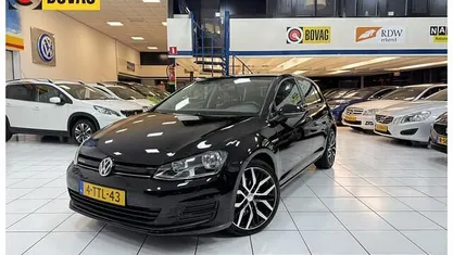 Zwart Gebruikt 2014 VW Golf VII Highline Hatchback | € 9.950 (Eerlijke prijs)