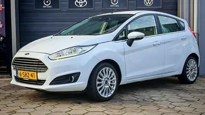 Wit Gebruikt 2013 Ford Fiesta Titanium Hatchback | € 3.995 (Eerlijke prijs)