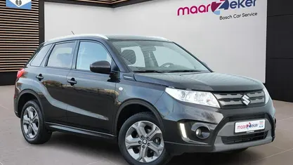 Zwart Gebruikt 2016 Suzuki Vitara SUV | € 12.750 (Eerlijke prijs)