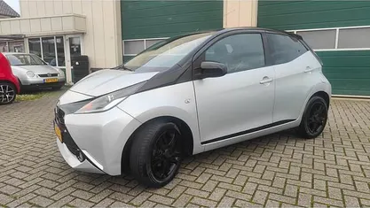 Occasion 2017 Toyota Aygo X-wave Hatchback | € 6.495 (Eerlijke prijs)