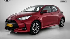 Rood Gebruikt 2024 Toyota Yaris Hatchback | € 20.945 (Eerlijke prijs)