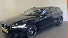 Gebruikt 2022 Volvo V60 Momentum Stationwagen | € 32.250 (Super prijs)