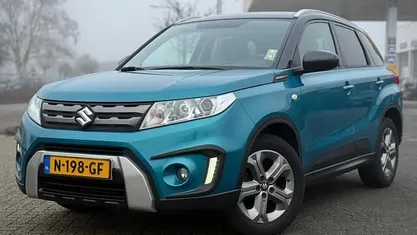 Blauw Gebruikt 2017 Suzuki Vitara Exclusive Hatchback | € 15.400 (Eerlijke prijs)