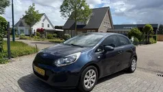Blauw Gebruikt 2014 Kia Rio Comfort Hatchback | € 3.750 (Super prijs)