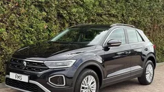 Zwart Gebruikt 2023 VW T-Roc Style SUV | € 26.890 (Eerlijke prijs)