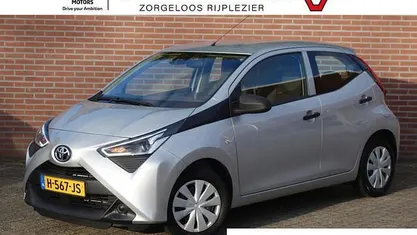 Grijs Gebruikt 2020 Toyota Aygo Hatchback | € 8.950 (Super prijs)