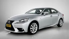 Grijs Gebruikt 2016 Lexus IS300h Sedan | € 18.950 (Eerlijke prijs)