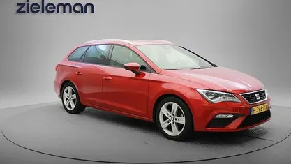 Rood (metallic) Occasion 2020 Seat Leon ST FR Stationwagen | € 14.845 (Eerlijke prijs)