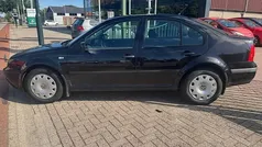 Zwart Gebruikt 2004 VW Bora Sedan | € 995 (Eerlijke prijs)