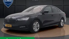 Zwart Gebruikt 2023 Skoda Octavia Business Line Hatchback | € 24.850 (Eerlijke prijs)
