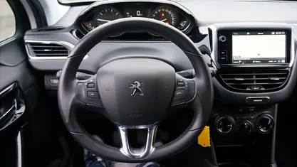 Wit Gebruikt 2019 Peugeot 208 Signature Sky Hatchback | € 9.999 (Super prijs)