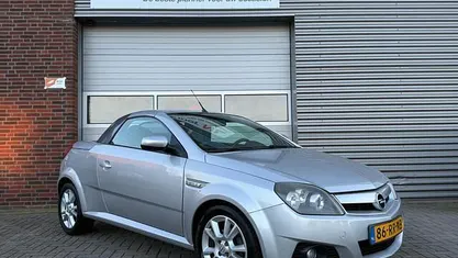 Occasion Opel Tigra Cosmo 90 PK (66 kW) 2005 Grijs Cabriolet
