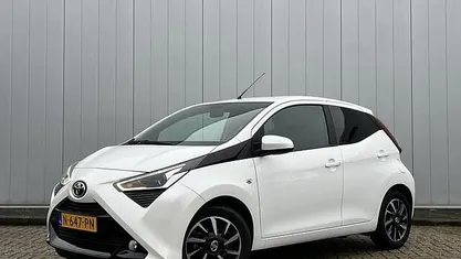 Wit Gebruikt 2021 Toyota Aygo X-cite Hatchback | € 12.900 (Eerlijke prijs)