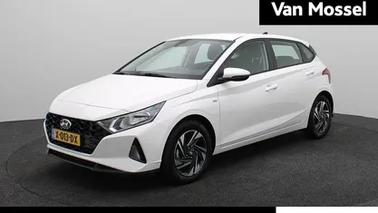 Wit Occasion 2023 Hyundai i20 Comfort Hatchback | € 20.440 (Eerlijke prijs)