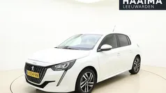 Wit Gebruikt 2021 Peugeot 208 Allure Hatchback | € 16.950 (Eerlijke prijs)