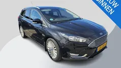 Zwart, metallic lak Gebruikt 2015 Ford Focus Titanium Stationwagen | € 8.850 (Eerlijke prijs)