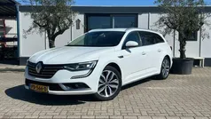 Wit Gebruikt 2017 Renault Talisman Intens Stationwagen | € 9.885 (Eerlijke prijs)
