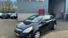 Zwart Gebruikt 2012 Opel Corsa Edition Hatchback | € 3.995 (Eerlijke prijs)