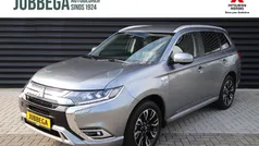 Grijs Gebruikt 2020 Mitsubishi Outlander P-HEV Intense+ SUV | € 26.995 (Eerlijke prijs)
