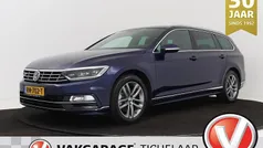 Blauw Gebruikt 2018 VW Passat Highline Stationwagen | € 17.945 (Eerlijke prijs)