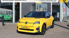 Geel Nieuw 2024 Renault R5 Iconic Hatchback | € 34.140 (Eerlijke prijs)