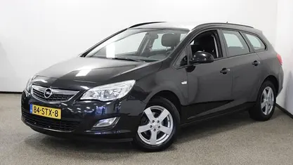 Zwart Occasion 2011 Opel Astra Business Edition Stationwagen | € 1.950 (Eerlijke prijs)