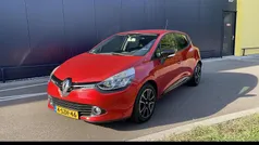 Rood Gebruikt 2014 Renault Clio IV Expression Hatchback | € 7.950 (Eerlijke prijs)