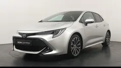 Grijs Gebruikt 2023 Toyota Corolla Hybrid Comfort Hatchback | € 28.445 (Eerlijke prijs)