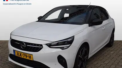 Wit Gebruikt 2023 Opel Corsa Hatchback | € 17.495 (Eerlijke prijs)