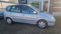 Gebruikt 2003 Renault Scénic MPV | € 1.388 (Eerlijke prijs)