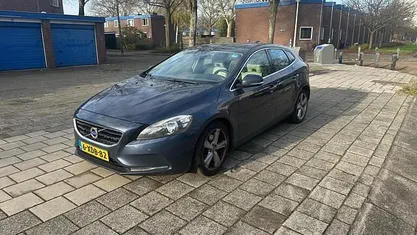 Gebruikt 2014 Volvo V40 Summum Hatchback | € 3.900 (Super prijs)