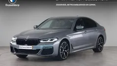 Grijs Gebruikt 2022 BMW 530e M Sport Sedan | € 38.950 (Eerlijke prijs)